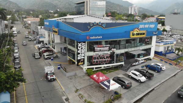 Sampedranos se alistan para comprar mañana en intenso 'Viernes Negro”