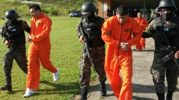 El Pozo recibe a ocho reos más acusados por extorsiones