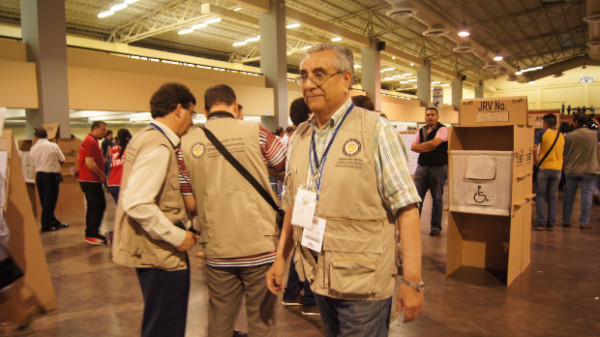 Conteo de voto por voto definirá la presidencia de El Salvador