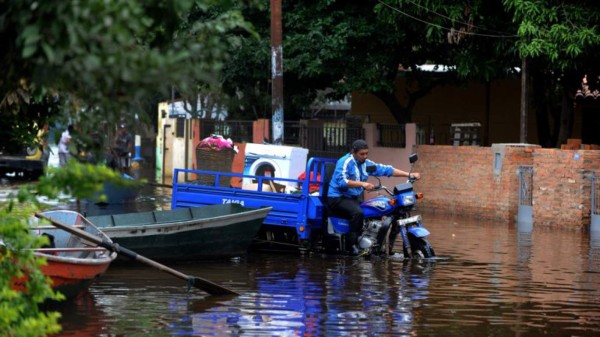 Lluvias afectan a más de 200 mil en Paraguay