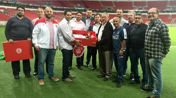 Brasileños reciben con cordialidad a la Bicolor