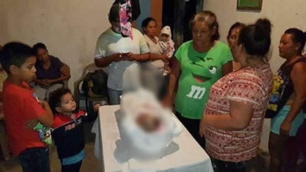 Causa de muerte de bebé confronta a familia con la Secretaría de Salud