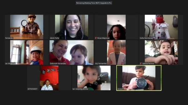 Miles de niños hondureños de prebásica, en el área bilingüe, finalizaron el año escolar