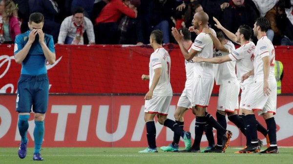 Real Madrid cae ante Sevilla y se aleja del segundo lugar