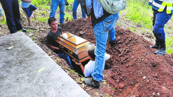 ‘Mi hijo apenas estuvo una hora solo en la casa’: madre de Jairo