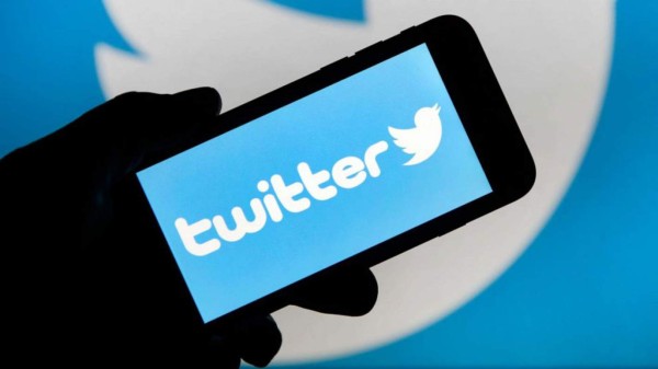 Twitter elimina y restringe miles de cuentas que retuiteaban al presidente de Honduras