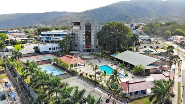 Hoteles piden restablecer los salvoconductos turísticos