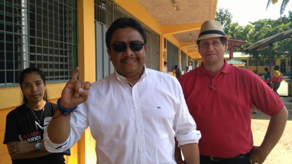 Precandidatos a alcalde por Libre votan en San Pedro Sula
