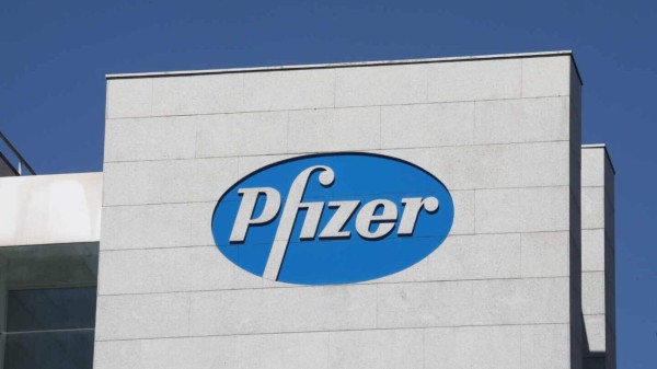 Pfizer calcula que ventas de su vacuna anticovid alcanzarán 15,000 millones de dólares en 2021