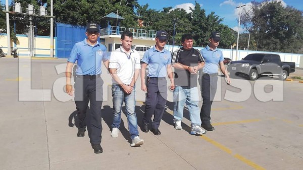 Capturan a supuestos integrantes de la banda 'Douglas el gallo'