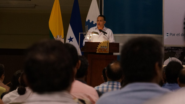 Juan Orlando Hernández descarta crear nuevos impuestos