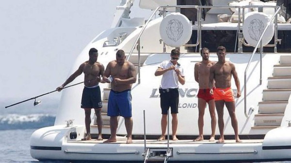 Revelan identidad de los amigos de Ronaldo