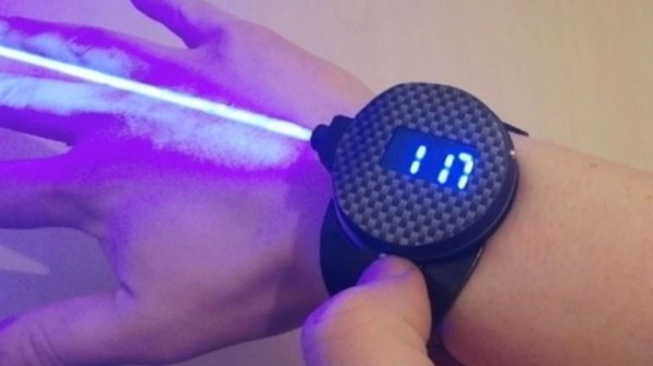 Un aficionado creó un reloj para uso personal, pero tiene un rayo tan poderoso que puede hacer estallar objetos. Ahora evalúa comercializarlo.