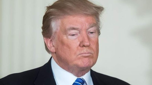 Trump ofrece 'ayuda' a bebé británico incurable que será sometido a eutanasia  