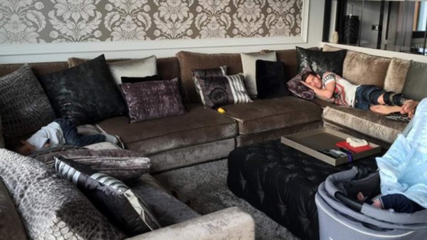 Antonella muestra a la familia Messi durmiendo la siesta
