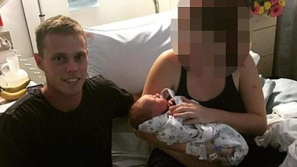 El caso del joven que se convirtió en padre y abuelo el mismo día