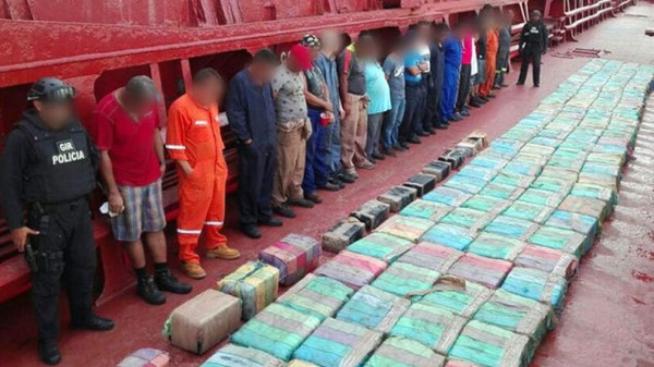 Ecuador incauta 5 toneladas de cocaína en barco donde iba hondureño