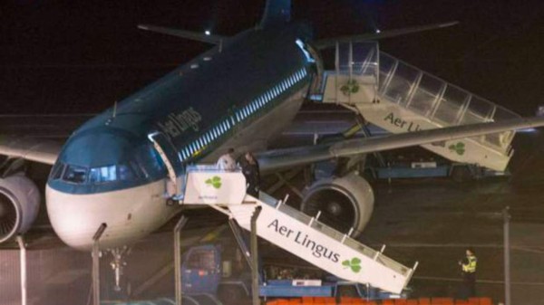 Revelan causa de muerte del hombre que mordió a un pasajero en avión