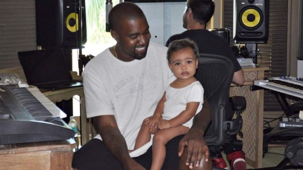 Kanye West regala a North un anillo de diamantes