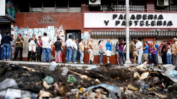 Venezuela en atolladero político que bloquea salida a crisis económica