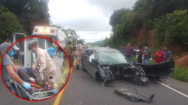 Un muerto y cuatro heridos tras fuerte accidente en carretera hacia Omoa, Cortés