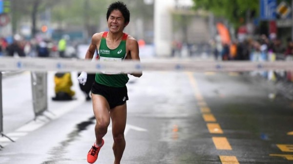 El sorprendente ganador del maratón de Boston medita dejar su trabajo de conserje