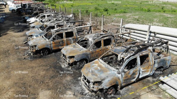 Incendio que consumió 16 carros pudo ser provocado: Bomberos
