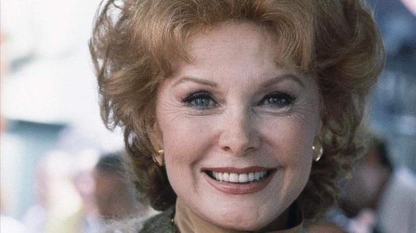 Muere Rhonda Fleming, actriz del Hollywood clásico