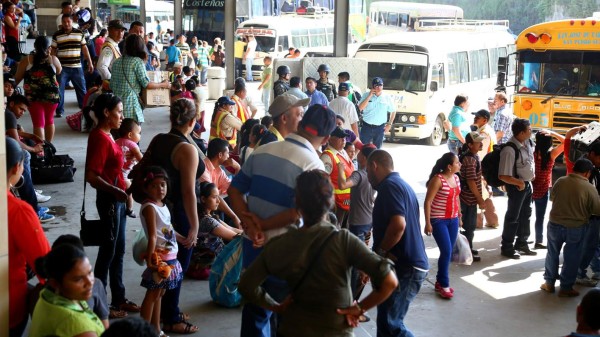 Inicia masivo movimiento en la gran terminal de buses