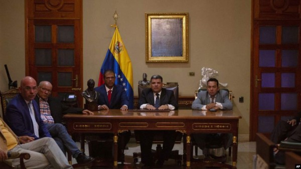 EEUU sanciona a siete diputados del Parlamento de Venezuela, incluido Luis Parra  