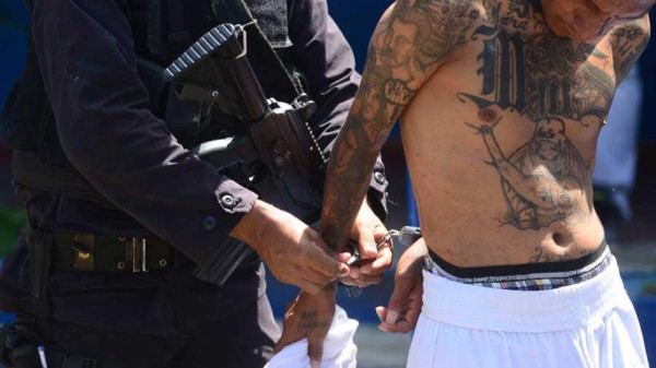 Pandilleros presionan a Nayib Bukele para negociar 'beneficios' y así disminuir violencia