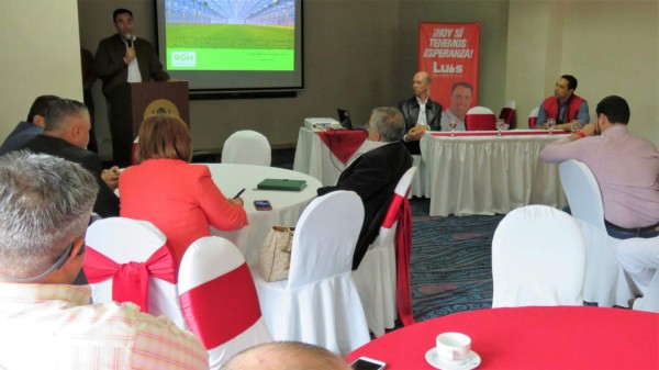 Luis Zelaya comienza a socializar agroparques con industriales