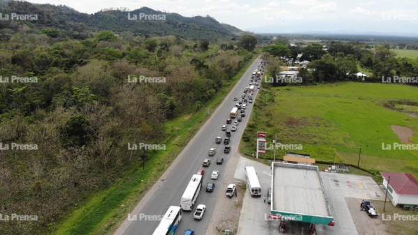 Honduras: Miles de veraneantes inician su retorno a sus hogares