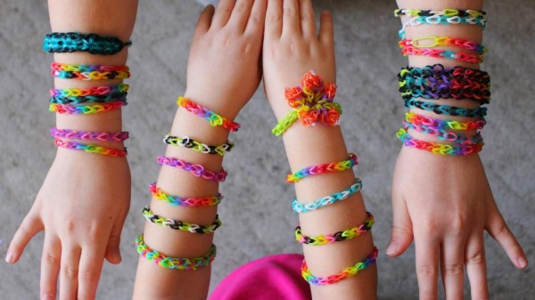 La fiebre de las pulseras de goma