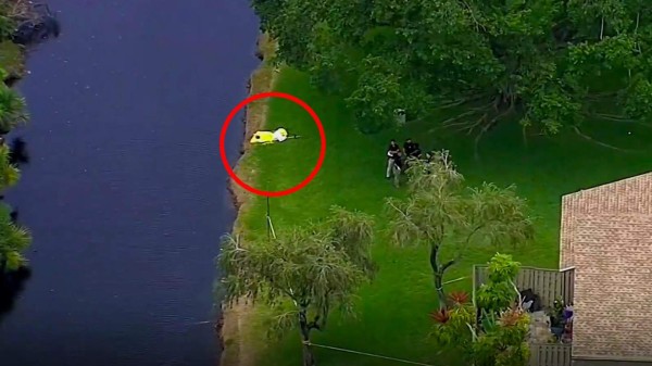 Madre de niñas halladas muertas en canal de Florida es acusada de su muerte