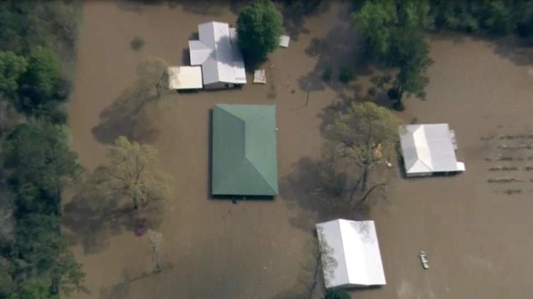 Inundaciones en Luisiana dejan un muerto y cientos de damnificados