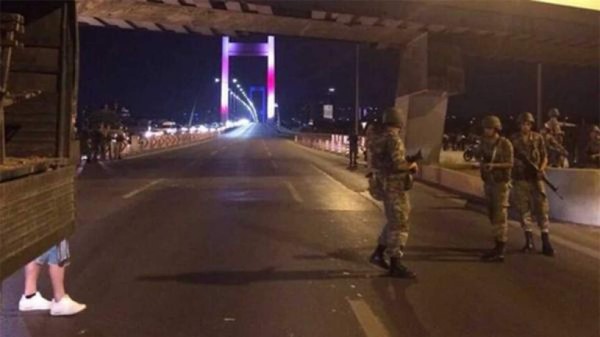 Turquía: Gobierno denuncia intento de golpe de Estado