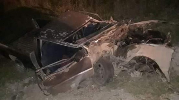 En choque contra rastra muere una embarazada en Copán