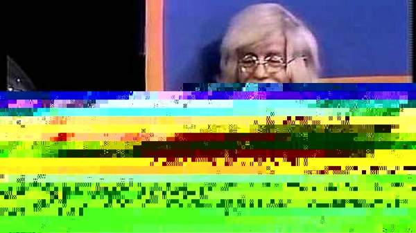 En el video se ve cómo el doctor Chapatín y Topo Gigio interactúan en este tierno capítulo. Foto YouTube.