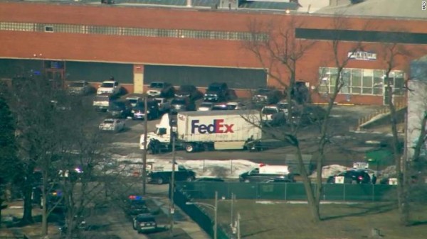 Cinco muertos deja tiroteo en las afueras de una fábrica de Chicago, EEUU