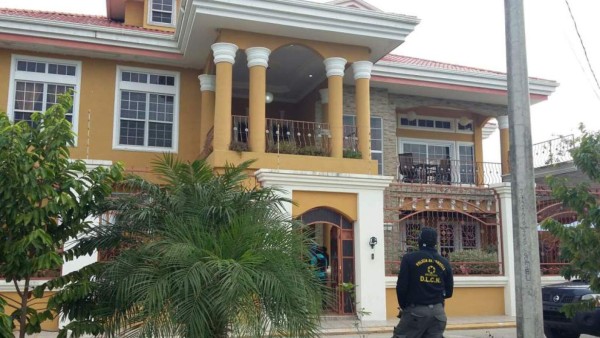 Continúan asegurando bienes a presunto narco en Colón