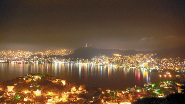 'Acuérdate de Acapulco, María Bonita, María…”