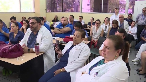 Médicos en Honduras amenazan con paro de labores