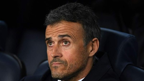 Luis Enrique es silbado por la afición del Barcelona en el Camp Nou