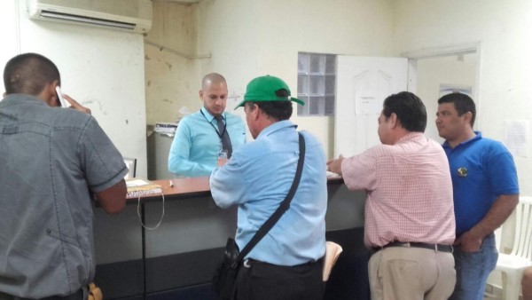 Piden orden de captura contra exalcalde de Tela