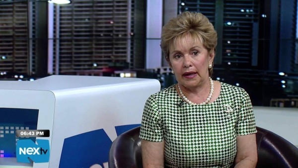 Mireya Moscoso niega tener oculto a expresidente salvadoreño Flores