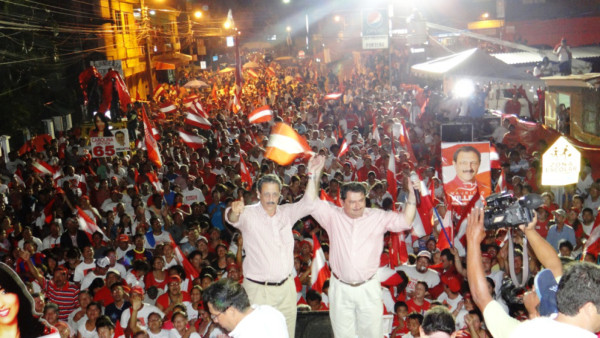 Puerto Cortés se pinta de rojo para apoyar a Mauricio Villeda