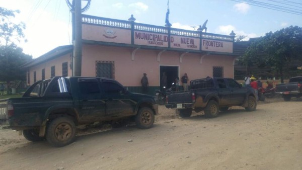 Intervienen alcaldías de Macuelizo y La Frontera en Santa Bárbara