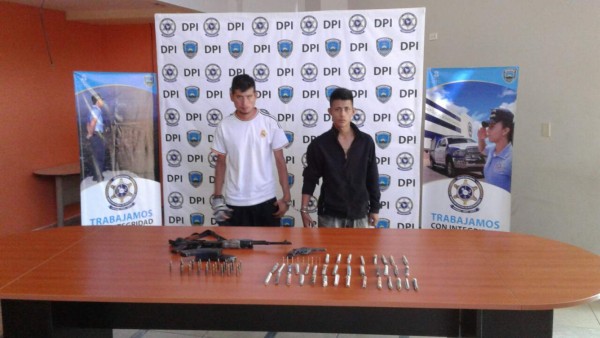 Capturan a dos presuntos miembros de la MS-13 con un AK-47