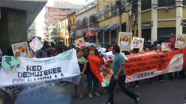 Libre y Resistencia protestan frente al Congreso Nacional